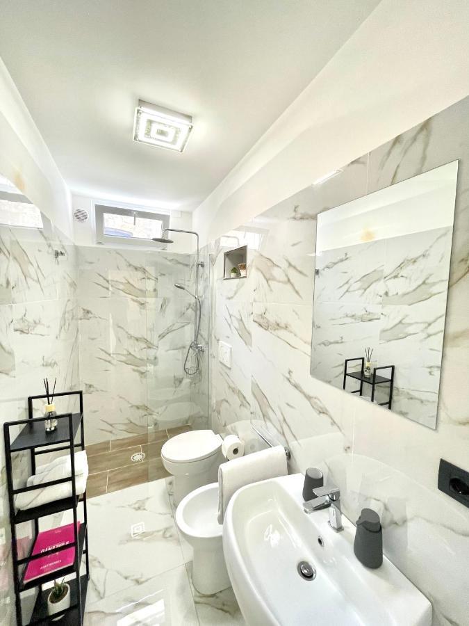 Apartament Vohis Luxury House - Fast Wi-Fi & Easy Parking Lecce Zewnętrze zdjęcie