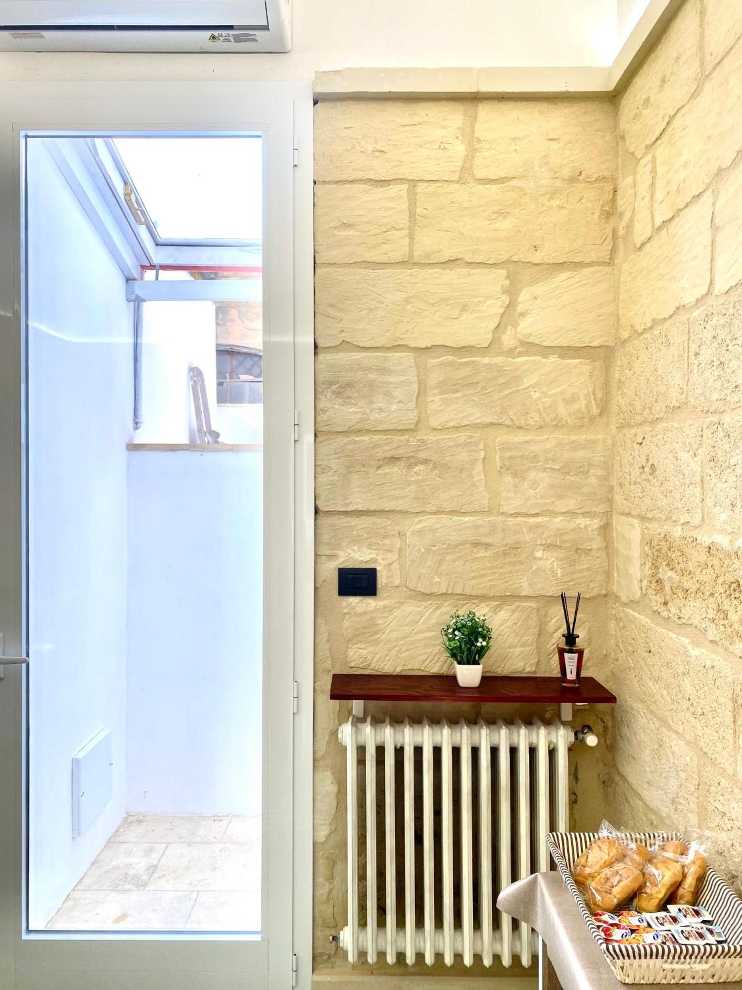 Apartament Vohis Luxury House - Fast Wi-Fi & Easy Parking Lecce Zewnętrze zdjęcie