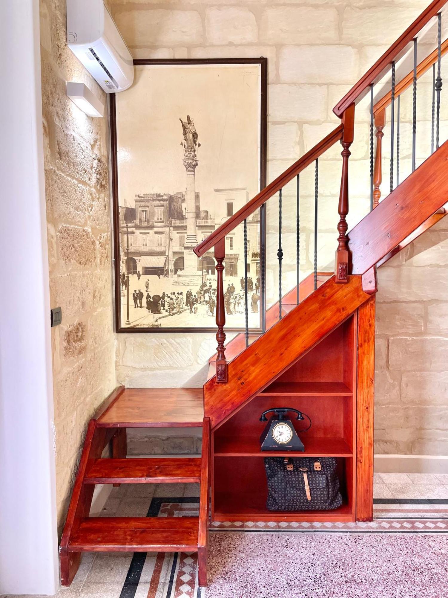 Apartament Vohis Luxury House - Fast Wi-Fi & Easy Parking Lecce Zewnętrze zdjęcie